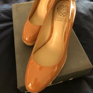 Vince Camuto very gently worn wedges